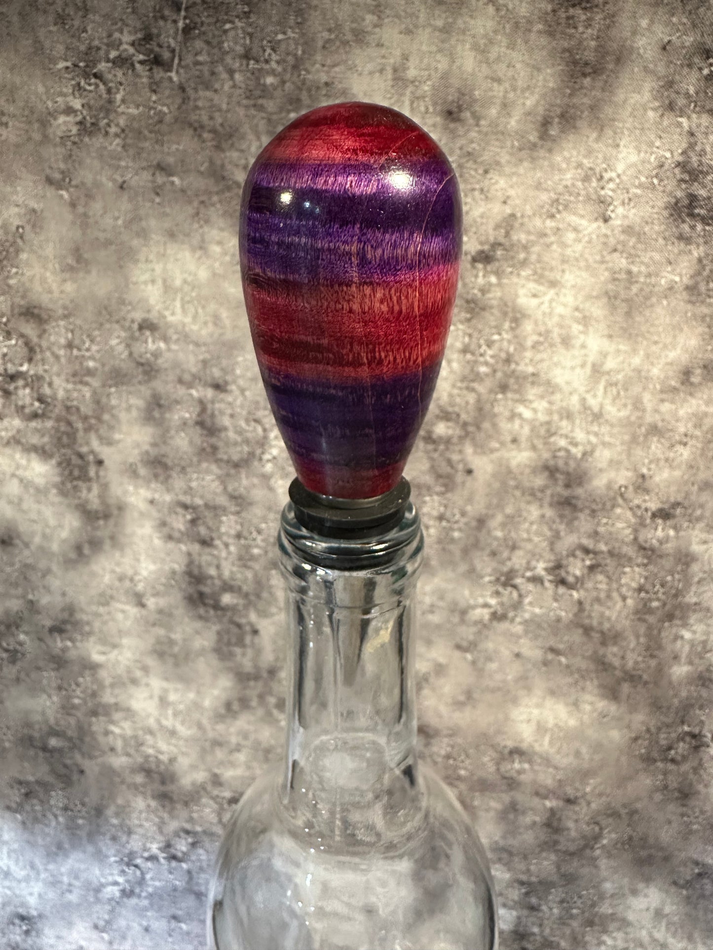 Figured Maple Purple-Pink Bottle Stopper