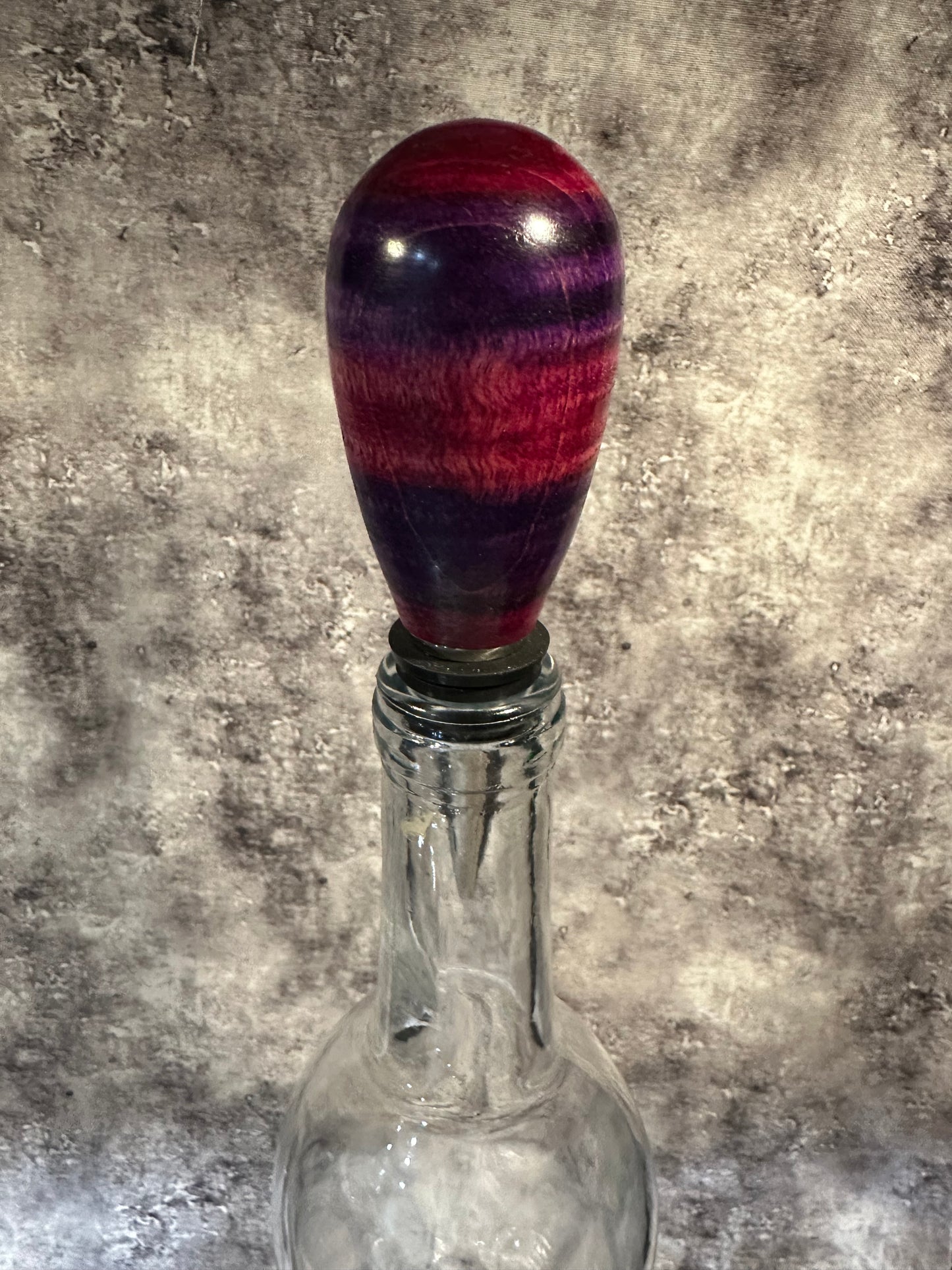 Figured Maple Purple-Pink Bottle Stopper